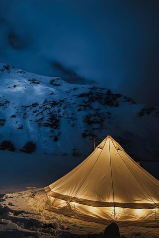 Serenity Under the Stars: A Snowy Mountain Retreat
