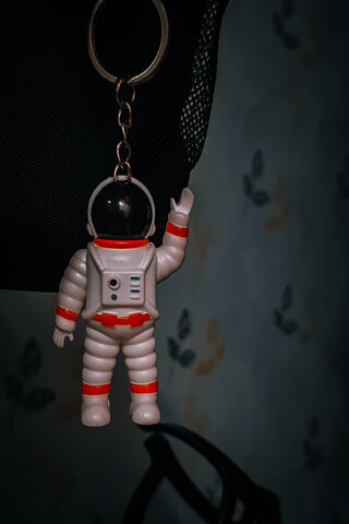 Astronaut Dreams: A Keychain Adventure 🚀✨