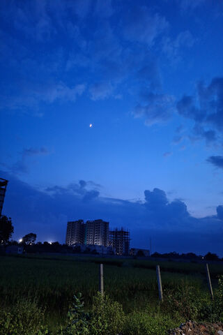 Serene Evening Sky 🌌🌙
