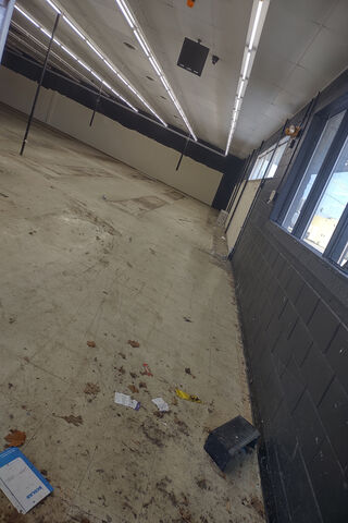 Abandoned Storefront: A..