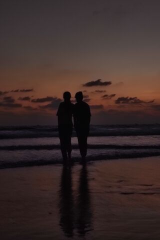 Sunset Silhouettes 🌅❤️