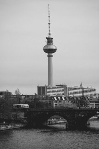 Berlin's Iconic TV Towe..