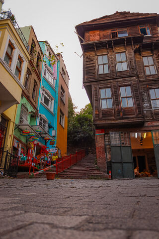 Colorful Streets of Istanbul 🌈🏙️
