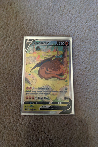 Charizard V - A Fiery Legend! 🔥