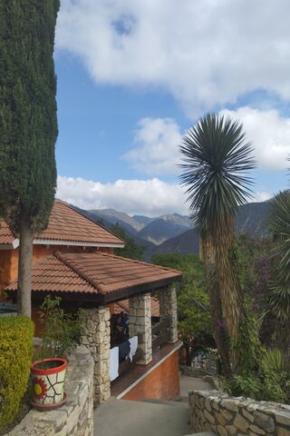 Serene Mountain Retreat..