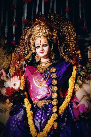 Divine Elegance: Goddes..