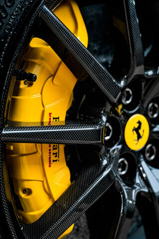 Ferrari Wheel Close-Up ..