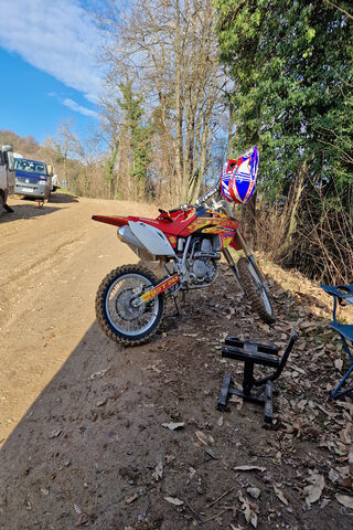 Ready to Ride: The Honda Dirtbike Adventure 🏍️🌲
