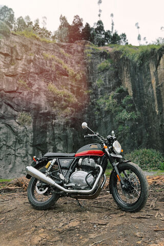 Adventure Awaits: The Classic Motorcycle 🏍️🌄