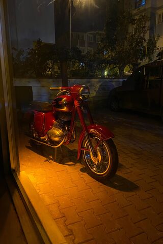 Vintage Vibes: A Classi..