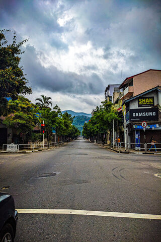 Kandy's Quiet Streets: A Hidden Gem 🌄