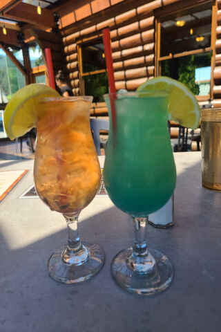 Tropical Refreshments for a Perfect Lunch Break 🍹🌞