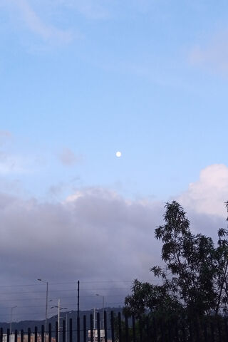 La Luna De Dia