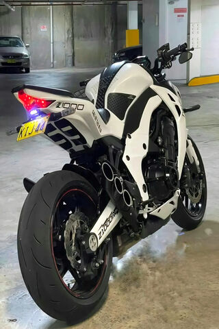 Moto Marvel: The Z1000 Beast 🏍️🔥