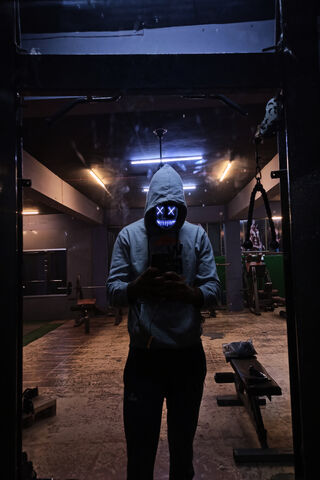 Mask ? Man