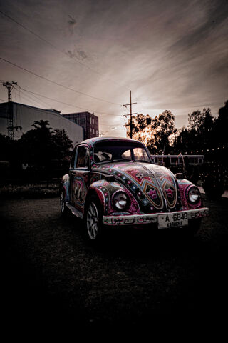 Vibrant Vintage Vibes 🌈🚗
