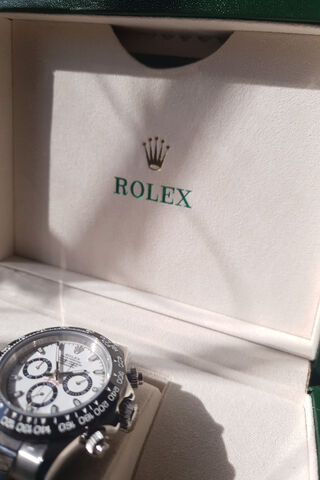 Timeless Elegance: The Rolex Experience ⌚✨