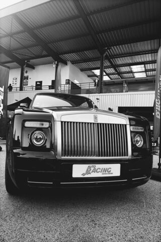 Classic Elegance on Whe..
