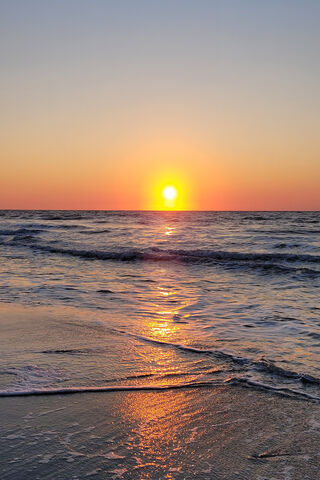 Serene Sunset Over the Ocean 🌅