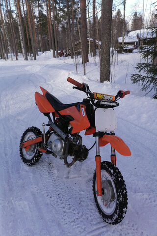 Winter Adventure on a M..