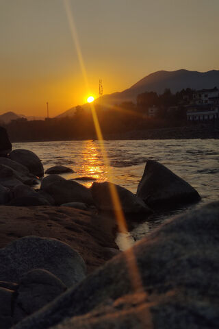 Golden Horizon: A Tranq..