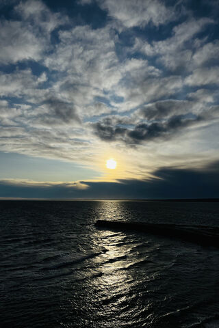 Serene Sunset Over the Waves 🌅🌊