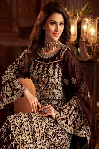 Elegant Ethnic Glamour ✨