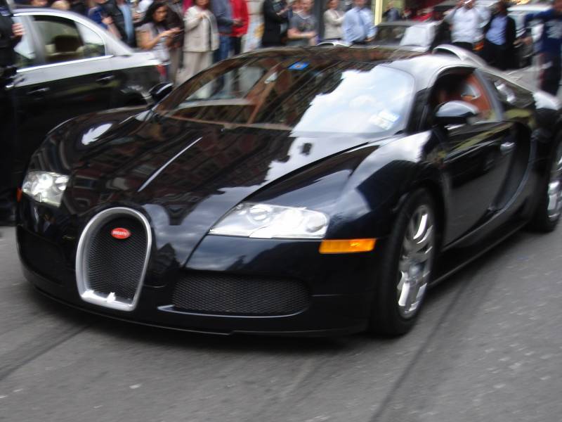 veyron arrives