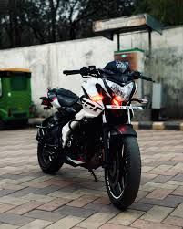 Bajaj pul