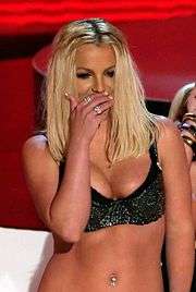 Britney performing Gimme More at the 2007 vmas
