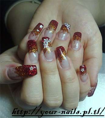 Glitter manicure