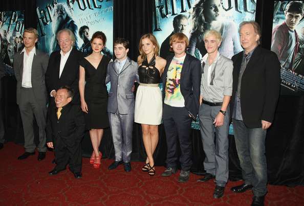 Cast foto