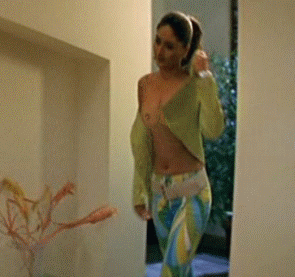 kareena exposing