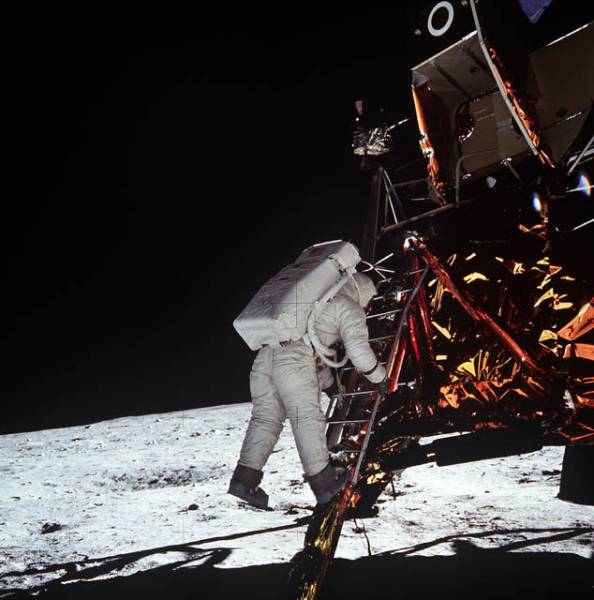 Moon apol