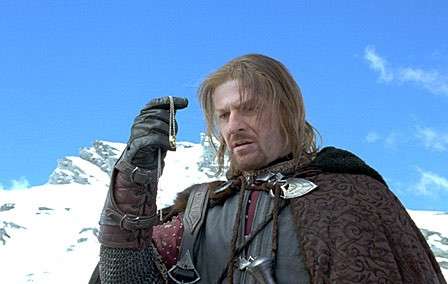 Boromir with Gondorian cloak