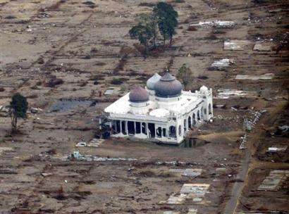 Indonesian Mosques Stand through Earthquake and Tsunami