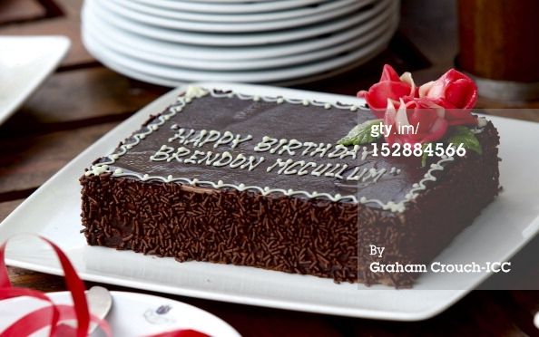 Birthday cakEe