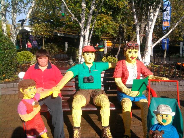 Me wiv lego people at lego land x