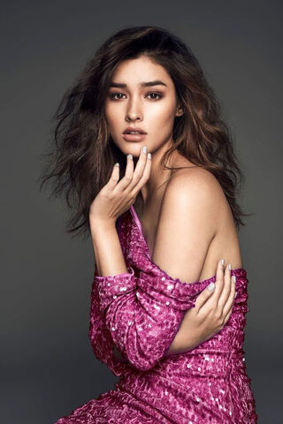 Radiant Elegance: Liza Soberano Shines in Pink