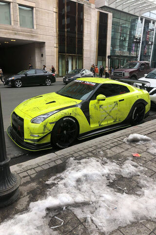 Nissan R35: The Bold Beast on the Streets! 🚗💨