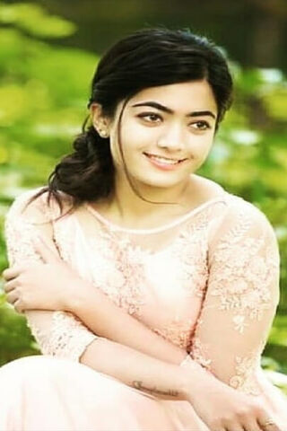 Radiant Reshmika: A Moment of Grace 🌸