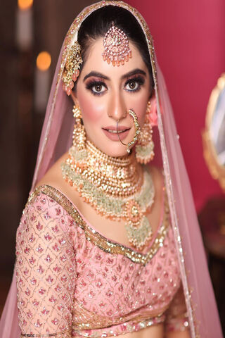 Radiant Elegance: The Modern Bride ✨💍