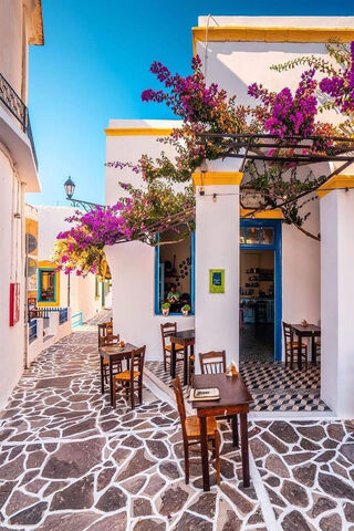Charming Streets of Plaka, Milos 🌸🏛️