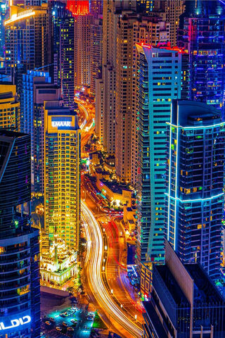 Fff: The Neon Pulse of the City 🌆✨