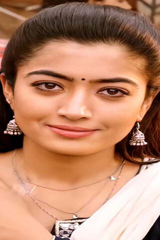 Radiant Charm: The Essence of Rashmika Mandanna ✨