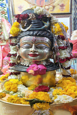 Divine Presence of Mahakal: A Symbol of Strength and Serenity 🌼✨