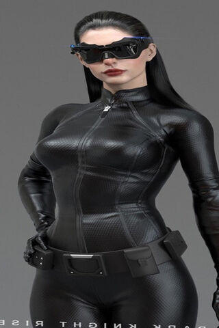 The Enigmatic Catwoman: A Shadow in the Night 🐾🌙