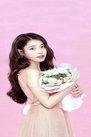 Blossoming Beauty: IU's Radiant Charm 🌸