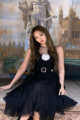 Elegance in Black: The Jennie Charm