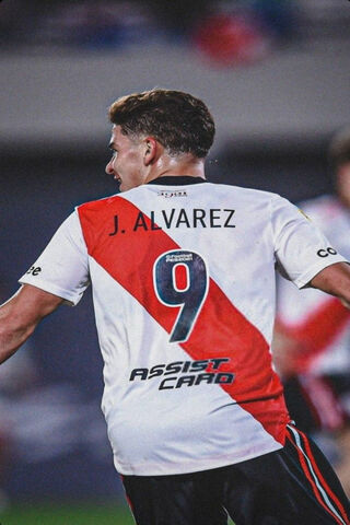 Julian Alvarez: Rising Star of Football ⚽✨